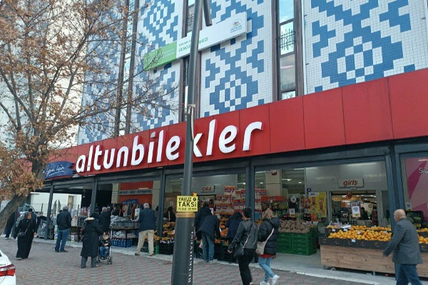 Altunbilekler Market Ticari Binası